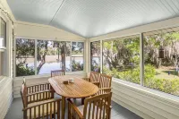 Waterfront Farm- 1.5 Miles from Downtown Beaufort