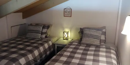 Binnekill Views- Cozy Apt over looking the Binnekill stream