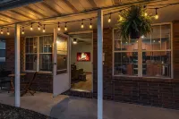 Boho BnB ~ Walk to Cherry/Pickwick & MSU - 民泊