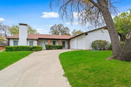 Newly remodeled 4 Bedroom 3 full bath Отели рядом с достопримечательностью «University of North Texas»