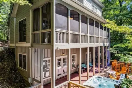 Big Canoe! 3 Masters, 2 Decks, Hot Tub, Fire Pit!