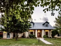 5 bedroom house w/pool -- private ranch just 1 hr from Waco ハミルトンのホテル