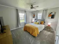 Hot Tub- Rose District-Walk to Shopping & Dining