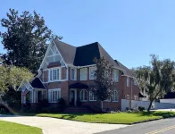 Historic Second Floor 2 Bedroom Apartment Kemp Estate
