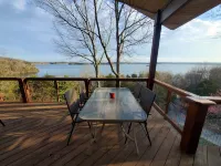Fox Den- MAGNIFICENT Lake View! 5 minute walk or drive to shoreline!