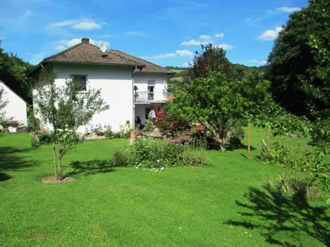 Apartment right on the forest in a quiet, secluded location in the heart of the Vulkaneifel