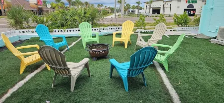 Family Beach Retreat • 100 Steps to Sand Отели рядом с достопримечательностью «Ormond Beach»