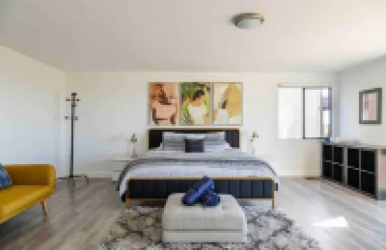 Main House + Guest Unit! 5 Bed / 3.5 Bath, Oakland Hills