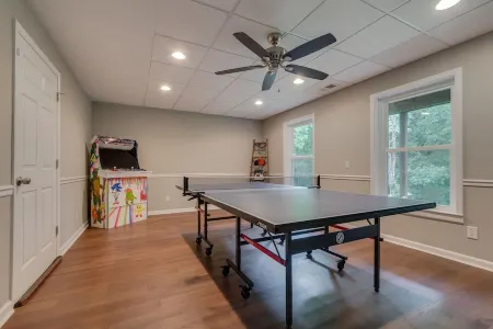 Cardinal's Nest - Secluded 9+ Acres, 3,000+ sq. ft., firepit in Columbia, TN