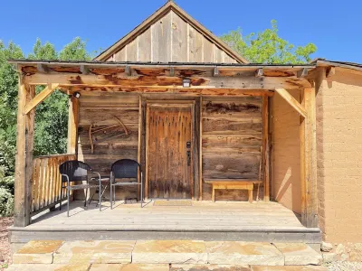 Historic Southern Utah Cottage- 20 miles to Zion National Park