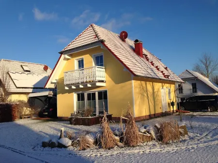 1st location on the beach of Lake Kummerow, a pleasure not only in summer