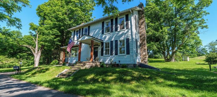 Breathtaking farmhouse with 4 bedrooms, Fishing, Kayaking, 6 acre pond! Ξενοδοχεία στην πόλη Luzerne County