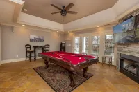 Exceptional! Beautiful Deep Water - Boathouse, Hot Tub, Fire Pit on Lake Gaston! Hotels in Sixpound