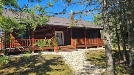 Lakefront cottage, construction 2023, with 300 ft private beach on Lake Huron