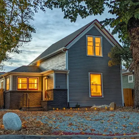 Downtown, beautifully remodeled entire home