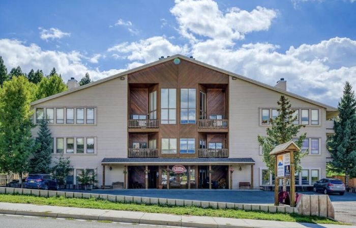 The Slopeside Haven Condo • Step Free Access • Next to Lifts