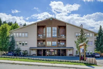The Slopeside Haven Condo - 300 Feet to Ski Lifts - GoldCreek #102 Hotels in 