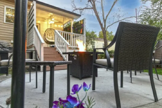 Cozy 3bdrm 2ba mins from Downtown