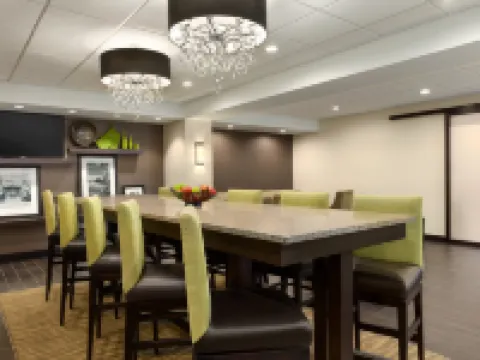 ハンプトン イン ドーバー ドーバーのホテル