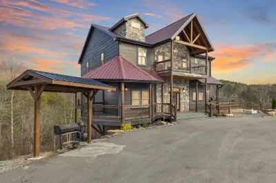 Grand Splash Lodge 6 Bedroom Cabin Hotels in Sevier County