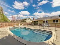 4-bedroom house w/4th room as private separate suite w/POOL Hotels in Sutter County