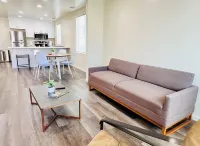 Downtown Hanford Getaway - New 4 bed, 3 Bedroom, 2.5 Bath