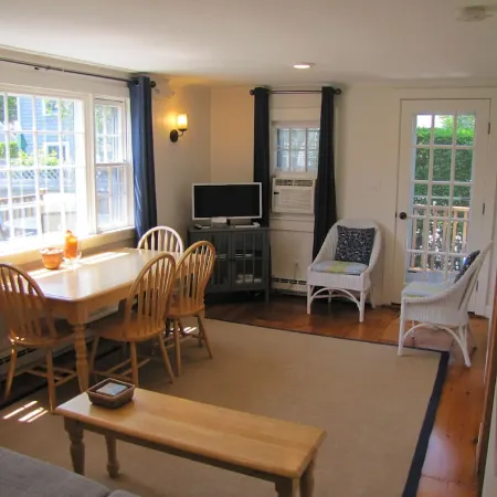 Walk to Town! Bike or Bus to Beach! Charming Cottage- Leeward- on Private Lane