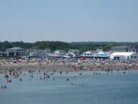 Short Sands Beach is a 5-Minute Walk. Fall Booking IS Open.