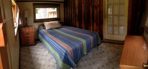 Secluded Cabin on 400 Acres: Swim, Hike, Fish, Relax, PLAY!
