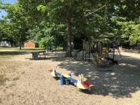 The Chalet - Family-Friendly Waterfront Vacation Home on Crystal Lake فنادق في Harrison