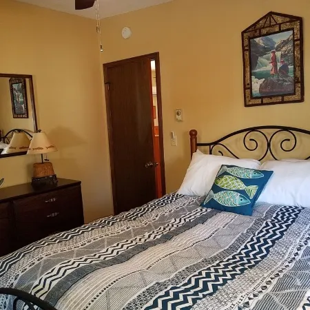 Perfect Getaway for All Occasions.  1200sq ft. Sleeps 8. Country Atmosphere