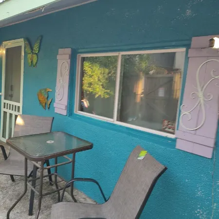 Quaint Victorian tiny house in Starland District, pets ok/fully furn/ all util