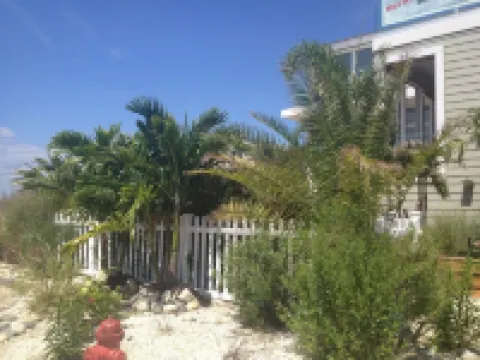 Views, Views, Views, Beach, Boating, and Rooftop Hot Tub with Amazing Sunsets