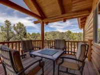 Spacious 4Br Cabin Near Zion · Stargazing Deck, Trails, Pool Table & Family Fun Hotels in Kane County