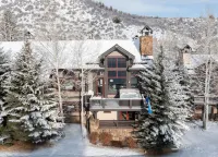 Luxurious Ski-in Ski-out Home in Arrowhead community