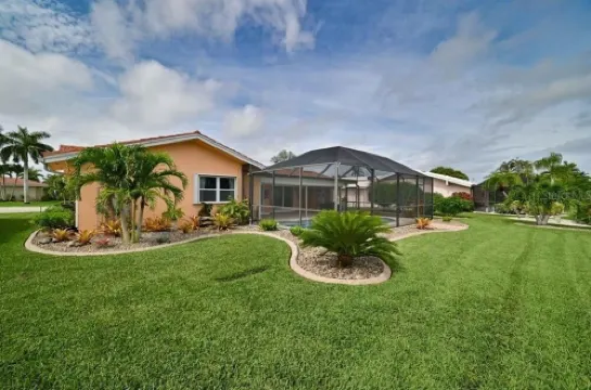 Punta Gorda Isles Updated 2b2b Canal Pool Home - Jan-March Weeks Available!