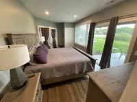 5-Star Lakeside Luxury & Comfort!