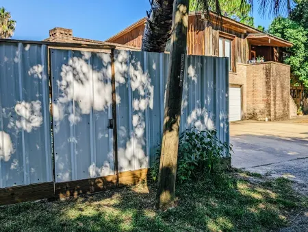 Perfect Family Escape: Playground, Fire Pit, Games & Boat Parking Near Kemah!