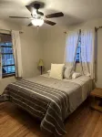 Beautiful & peaceful cabin w deck, garden, firepit & walking trails.