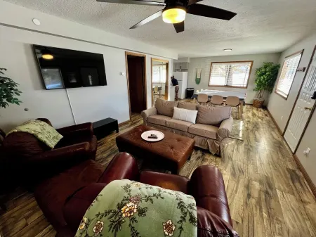 3-Bedroom Family Friendly House in Lava Hot Springs Close to Everything, WiFi