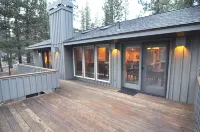 Sunriver Retreat - Sleeps 9/HotTub/SHARC Passes/No Extra Fees/NOW WITH A/C!