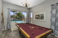 Amazing pool, arcade game and basktball game loft, pool table, 5 bedrooms