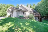 Luxury Getaway. 5 Br, 3BA, 3500 sq. Ft., 2 Acres. Sleeps16.