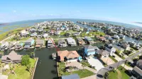 Corner Cove  -- Private Heated Pool, Beach, Kayaks, Fishing, and More!