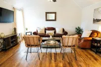 Charming Getaway in Comfort, TX - Relax, Recharge, Explore - Texas Wine Country 컴포트 호텔