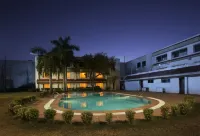 Hotel Express Residency-Jamnagar - Pools