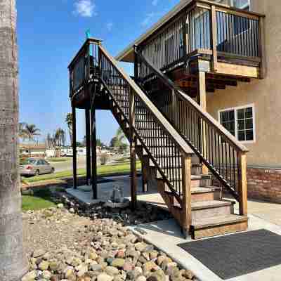 Private top floor spacious 1 bedroom retreat - Guesthouse Hotel Exterior