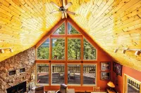 Spacious Mountain Cabin with Views, Deck, Second Living Area, New Hot Tub