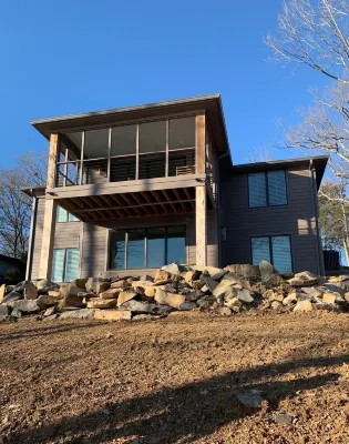 River Run: Stunning Lakefront Escape