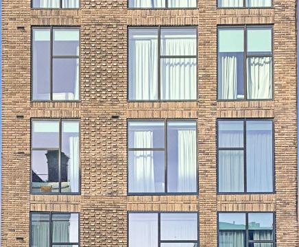 8. 아텔 이스트..